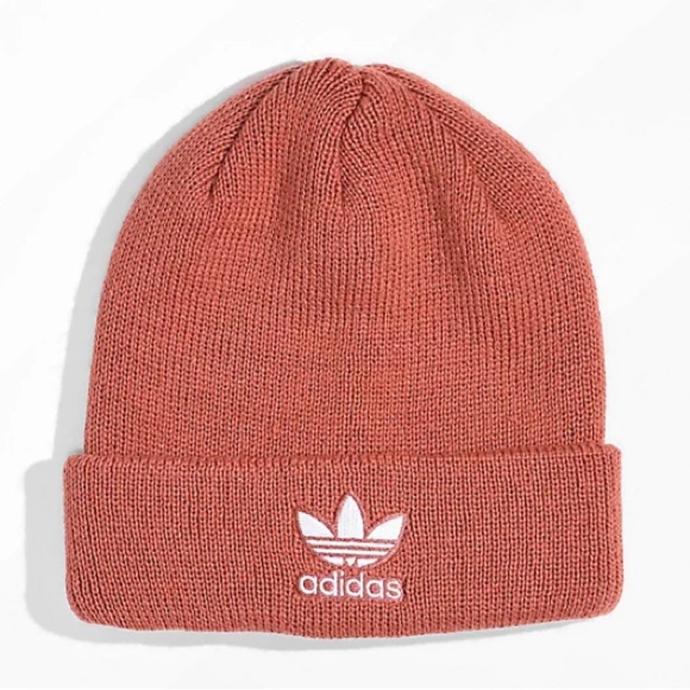 🎉 𝐇𝐨𝐬𝐭 𝐏𝐢𝐜𝐤 🎉 Women’s pink Adidas Trefoil Beanie ~ New With Tags!